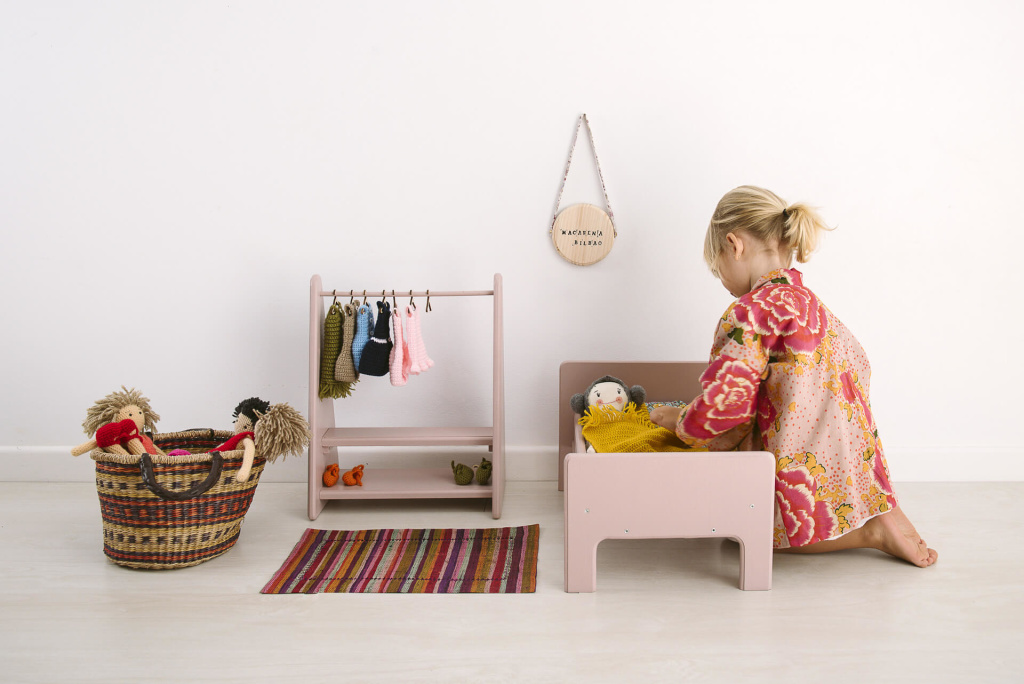 macarena bilbao dollsbed