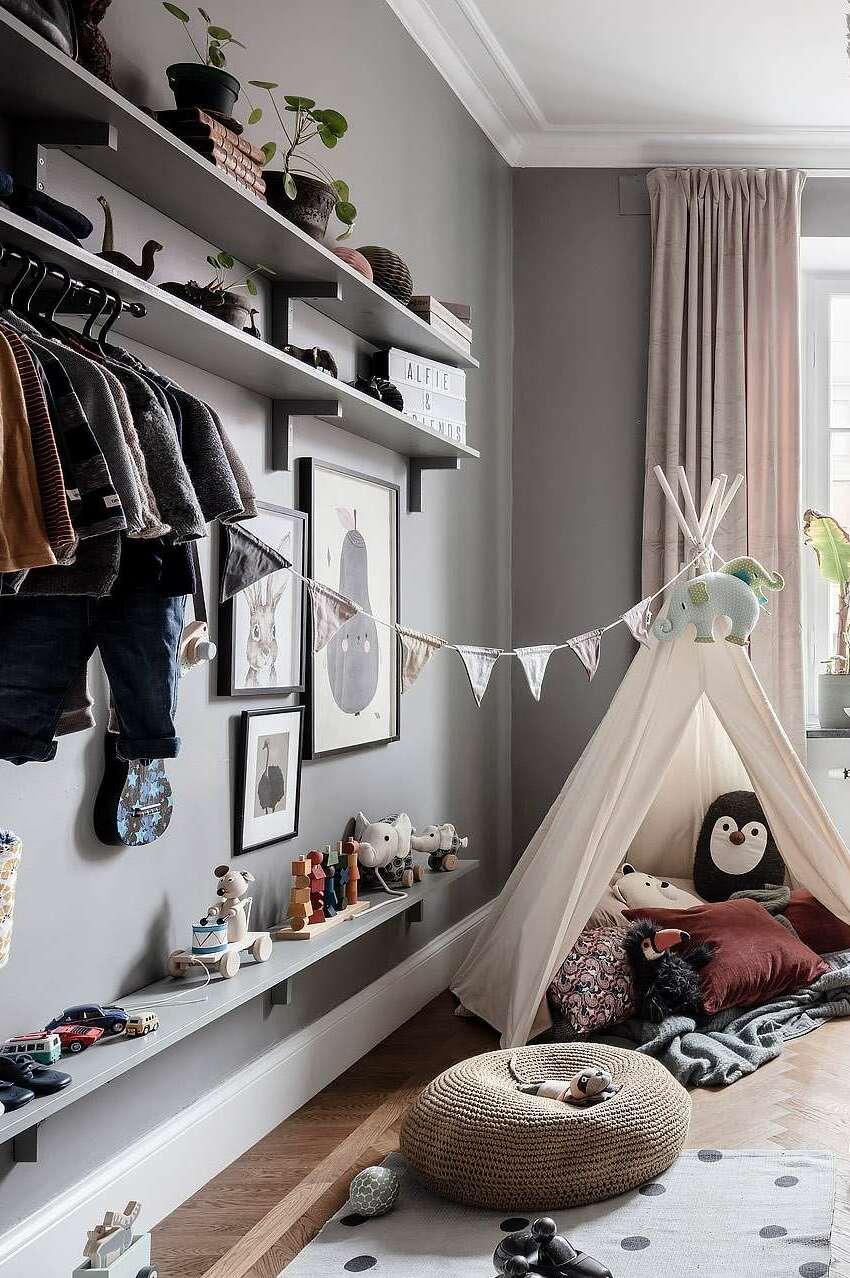 unique and fantastically decorated family apartment