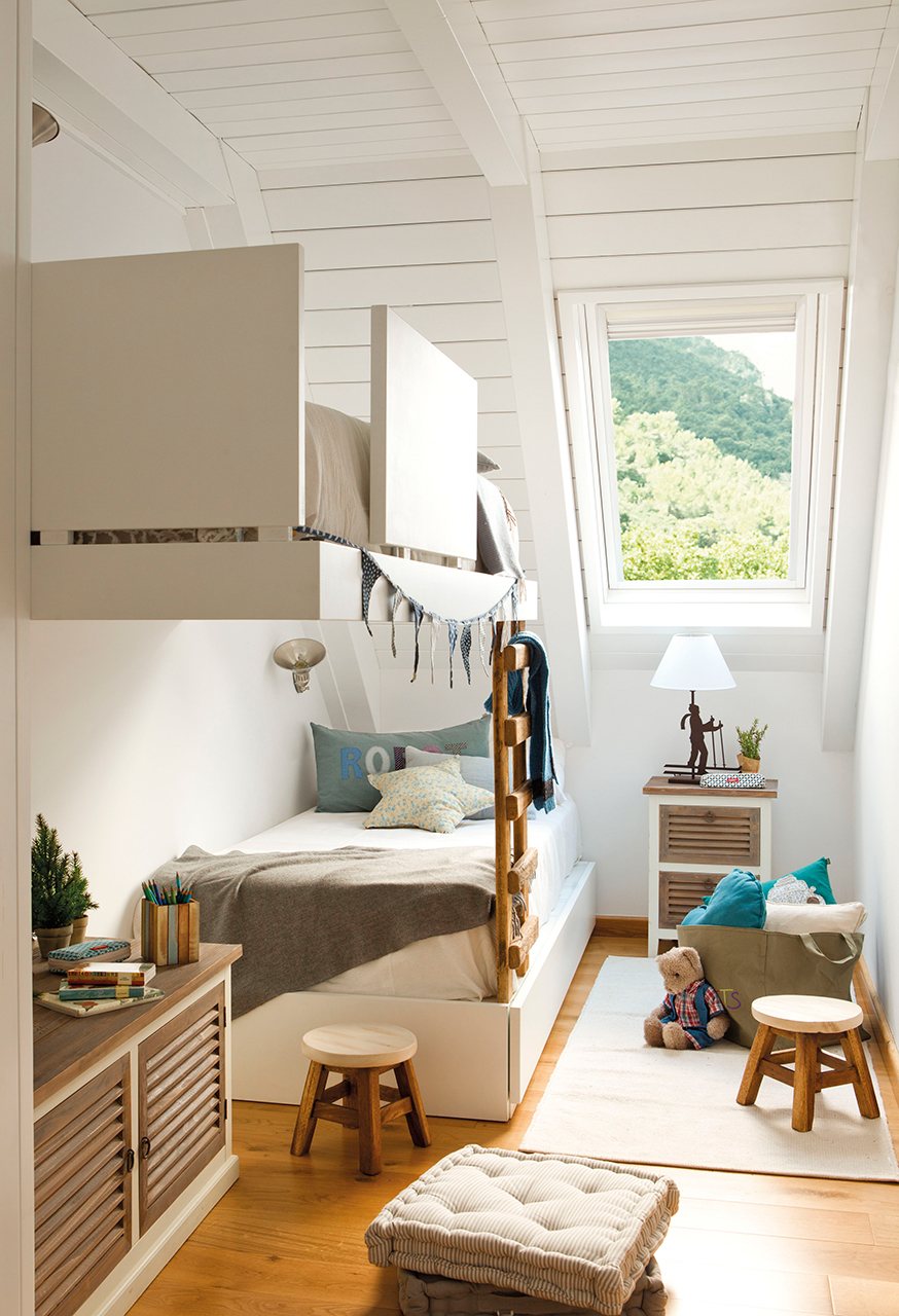 small space kids room built in furniture